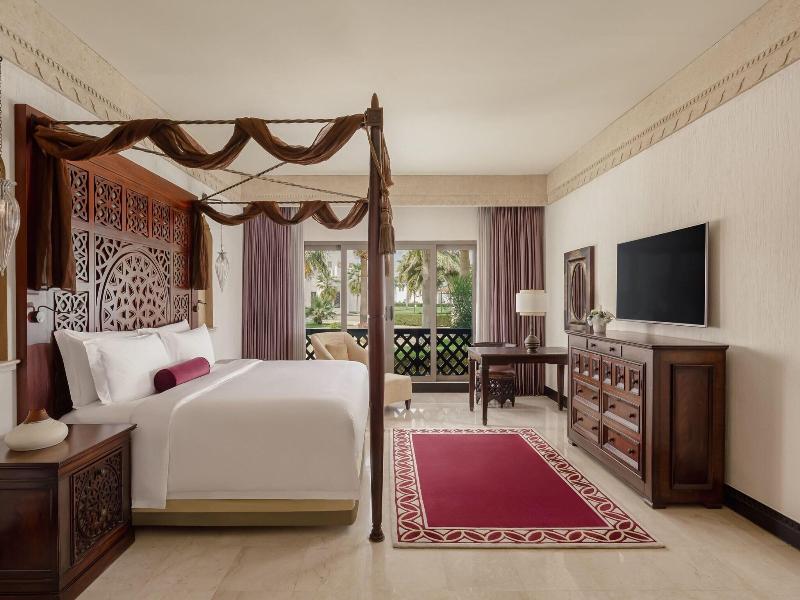 Sharq Village & Spa image