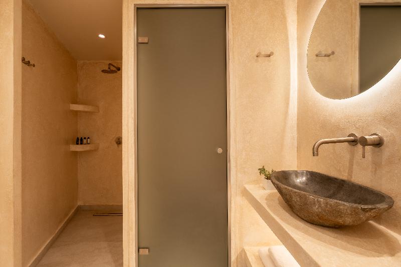 Heyday Luxury Suites image