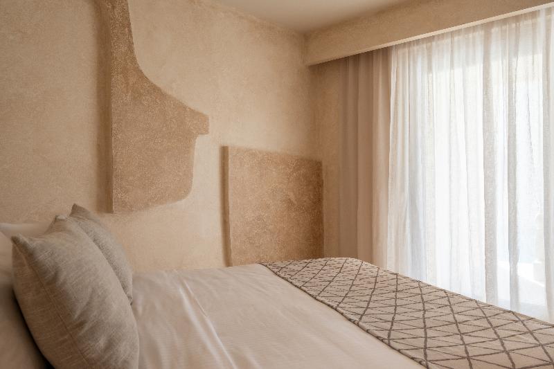 Heyday Luxury Suites image