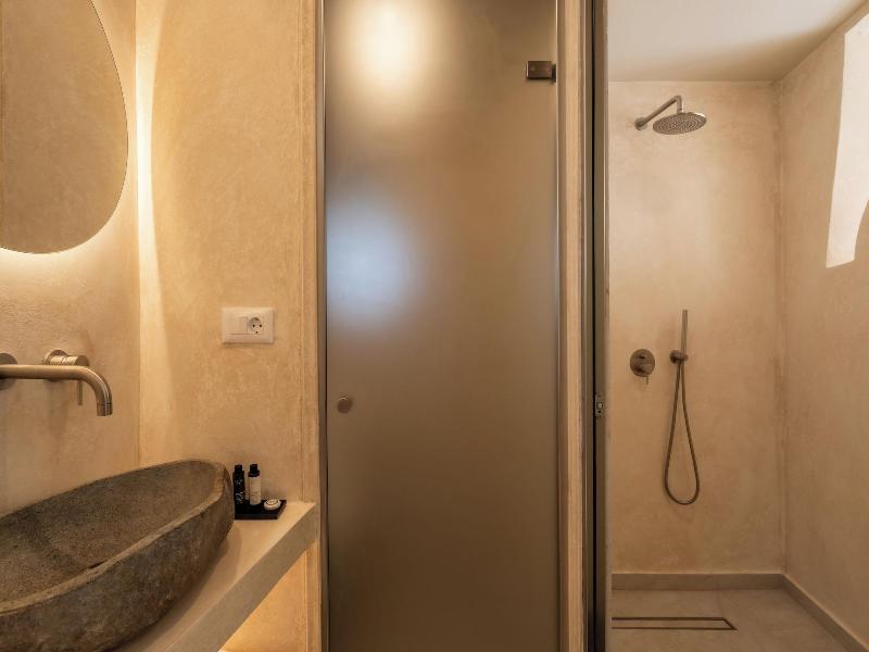 Heyday Luxury Suites image