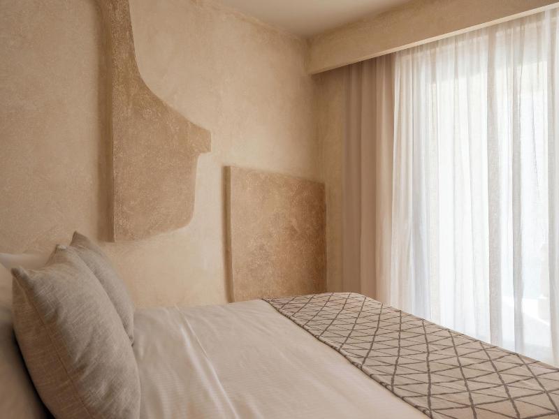 Heyday Luxury Suites image