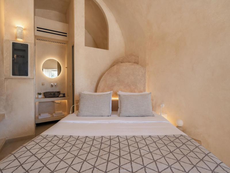 Heyday Luxury Suites image