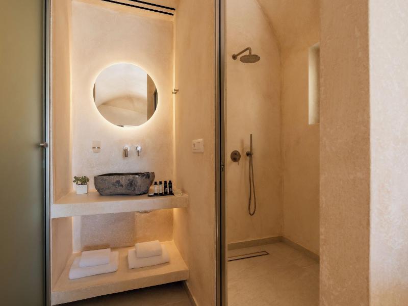 Heyday Luxury Suites image