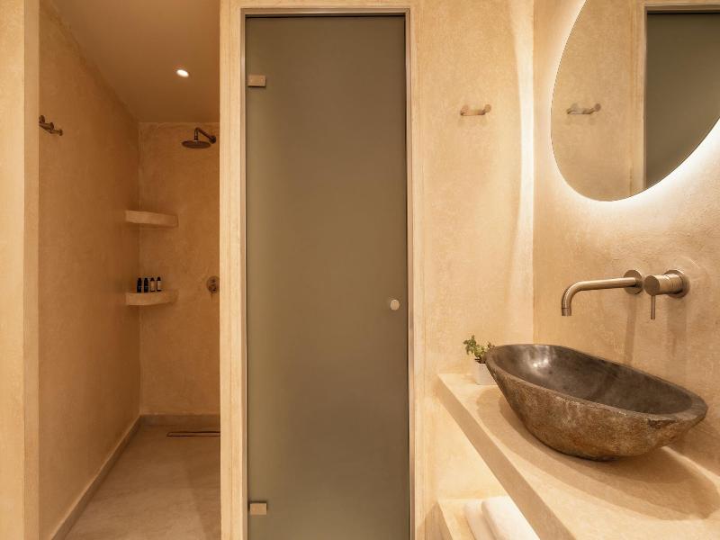Heyday Luxury Suites image