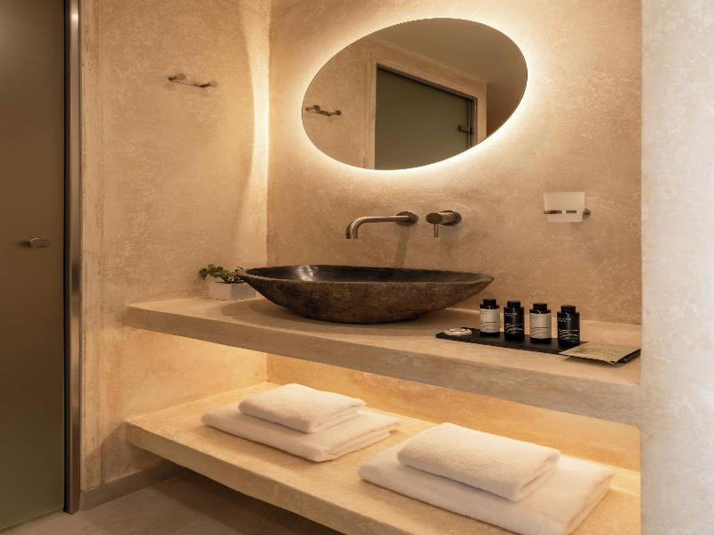Heyday Luxury Suites image