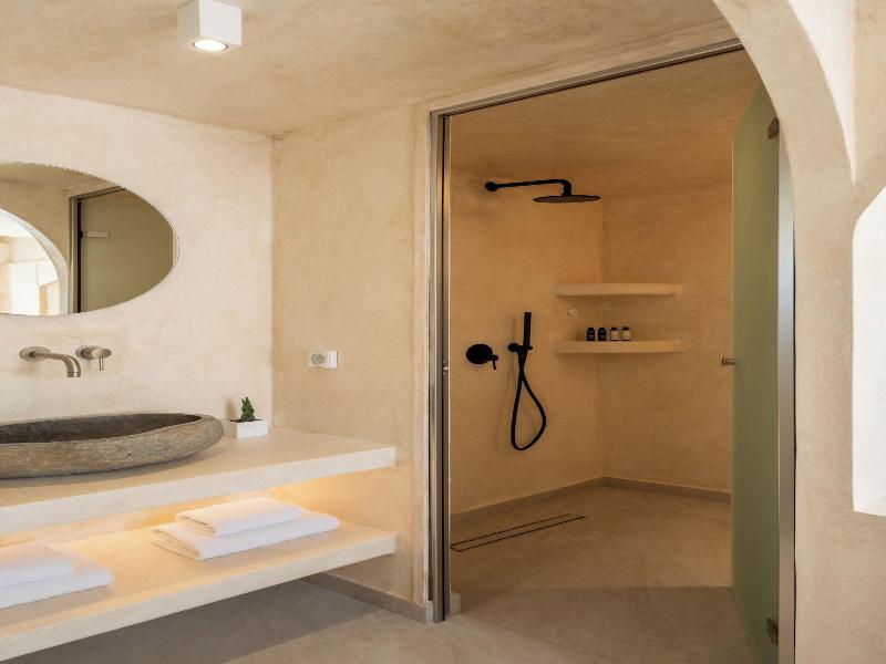 Heyday Luxury Suites image