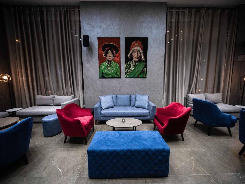 Golden Tulip Hotel Deville image