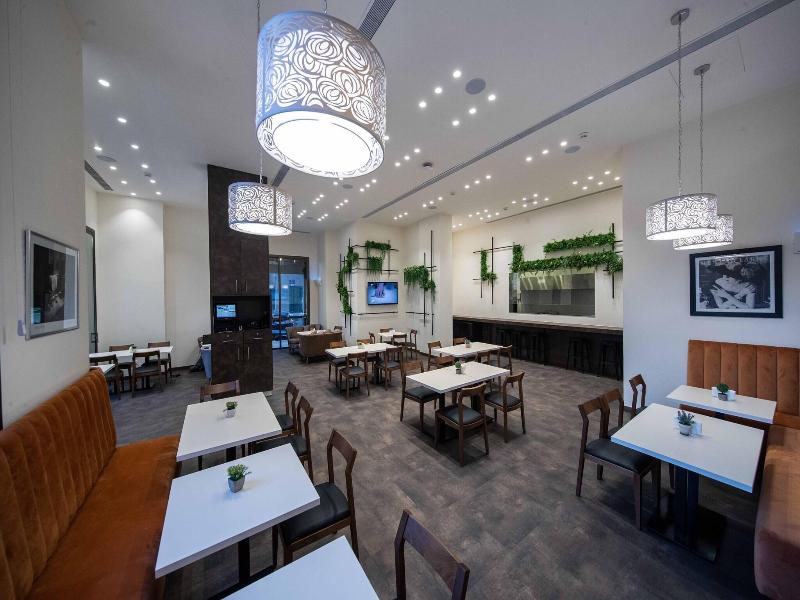 Golden Tulip Hotel Deville image