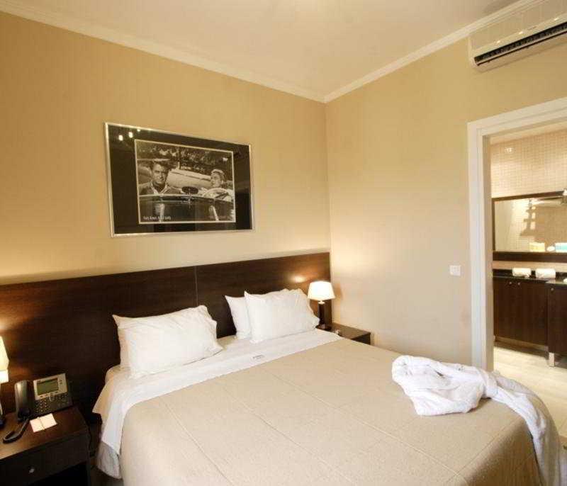 Golden Tulip Hotel Deville image