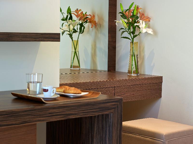 Elotis Suites image