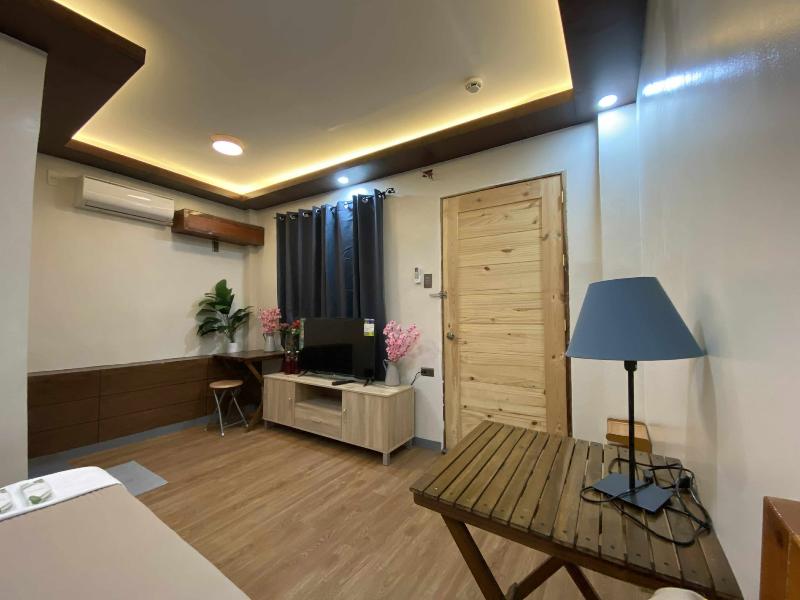 Mom Shie’s Apartelle and Restaurant image