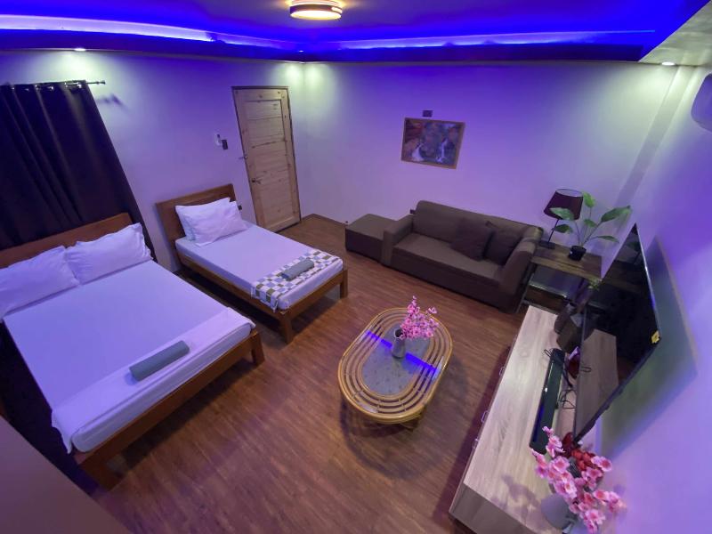 Mom Shie’s Apartelle and Restaurant image