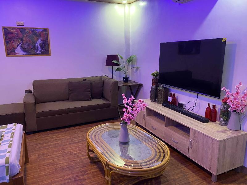 Mom Shie’s Apartelle and Restaurant image