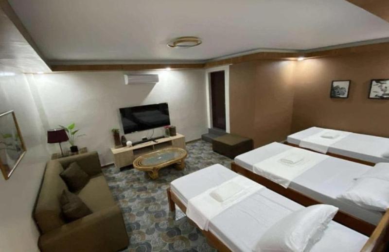 Mom Shie’s Apartelle and Restaurant image