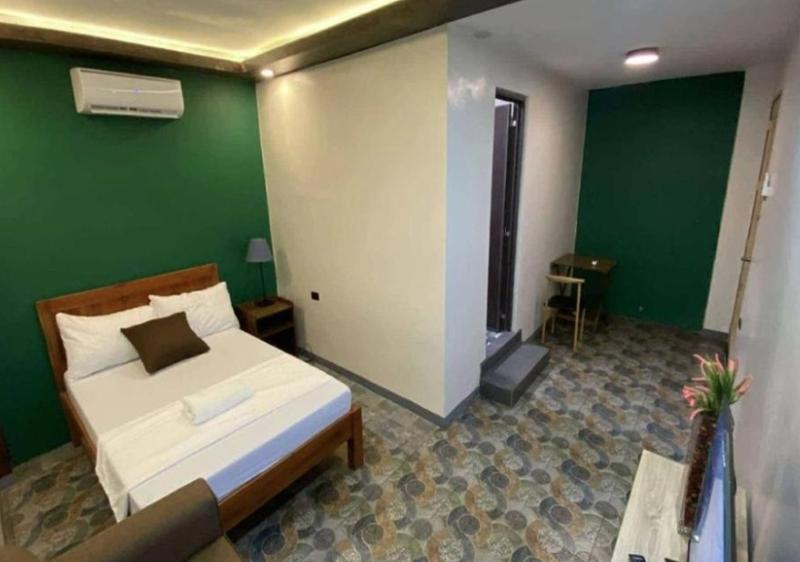 Mom Shie’s Apartelle and Restaurant image