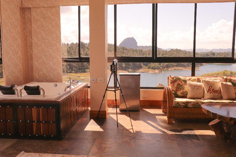 El Nido Hotel Guatape image