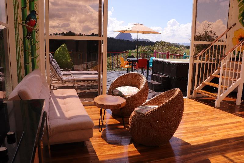 El Nido Hotel Guatape image