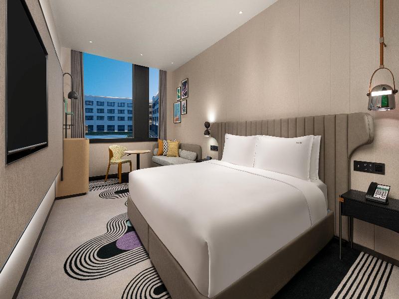 Holiday Inn Shanghai Pudong Airport image