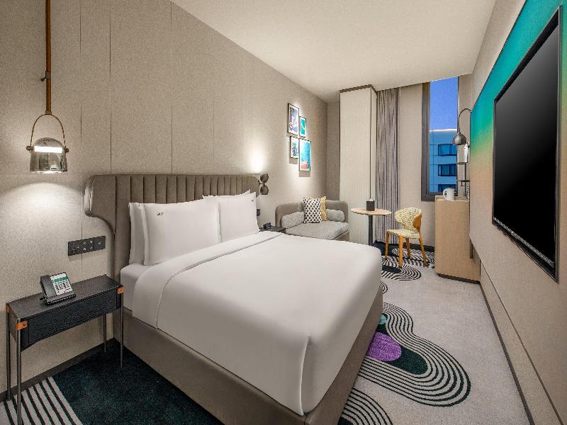 Holiday Inn Shanghai Pudong Airport image