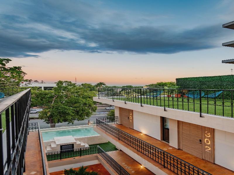 Hotel Plaza By Kavia image