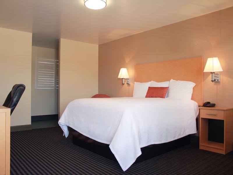 Travelodge by Wyndham Vallejo image