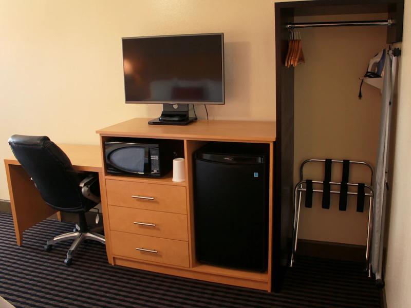 Travelodge by Wyndham Vallejo image