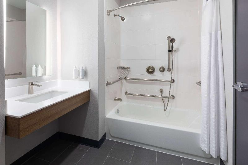 Microtel Inn & Suites by Wyndham Olive Branch image