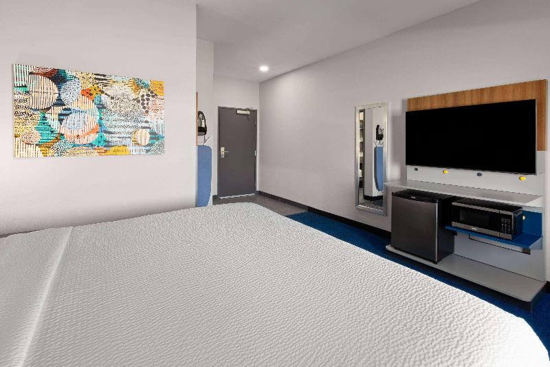 Microtel Inn & Suites by Wyndham Olive Branch image