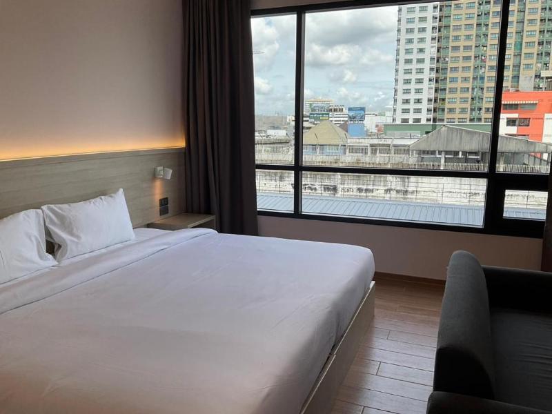 35 Bow Hotel & Complex image