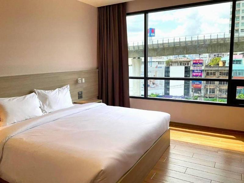35 Bow Hotel & Complex image