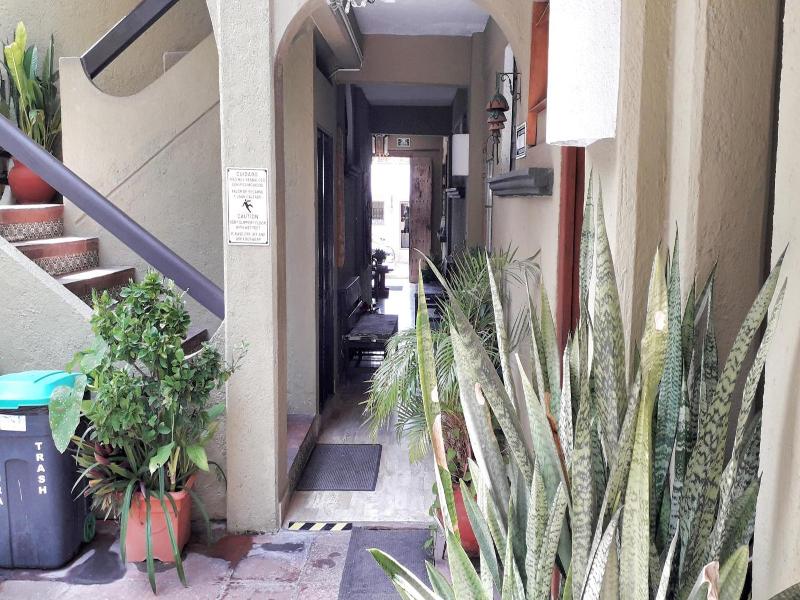 Hotel Solimar Inn Suites image