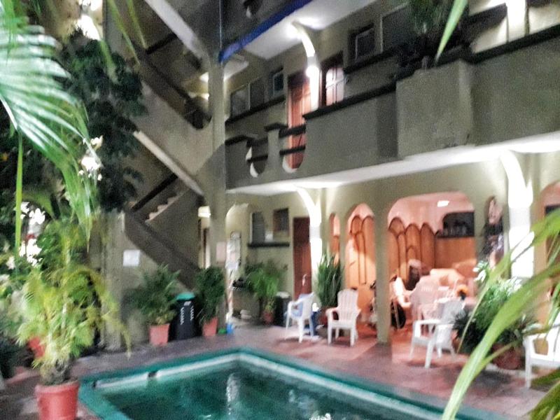Hotel Solimar Inn Suites image