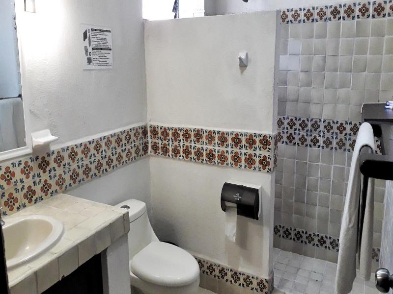 Hotel Solimar Inn Suites image