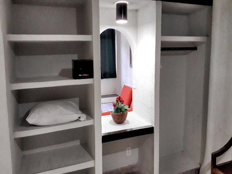 Hotel Solimar Inn Suites image