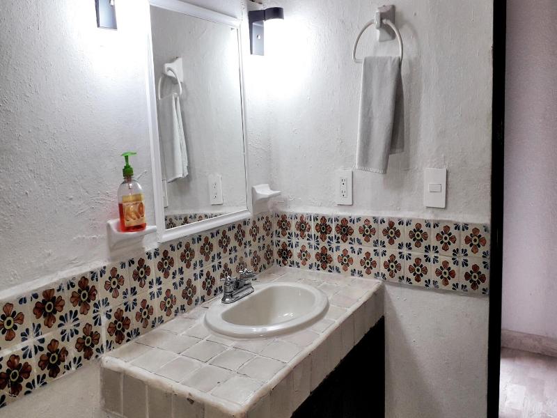Hotel Solimar Inn Suites image