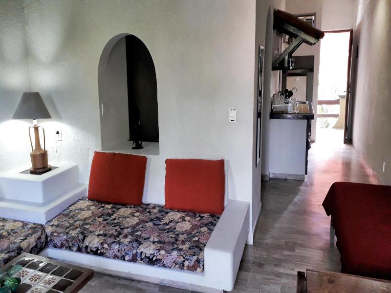 Hotel Solimar Inn Suites image