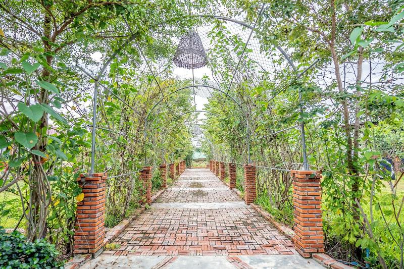 Bat Rice Resort image
