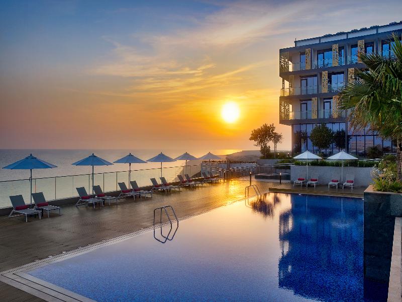 Beach Bay Hotel Mirfa image