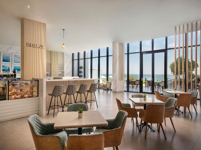 Beach Bay Hotel Mirfa image