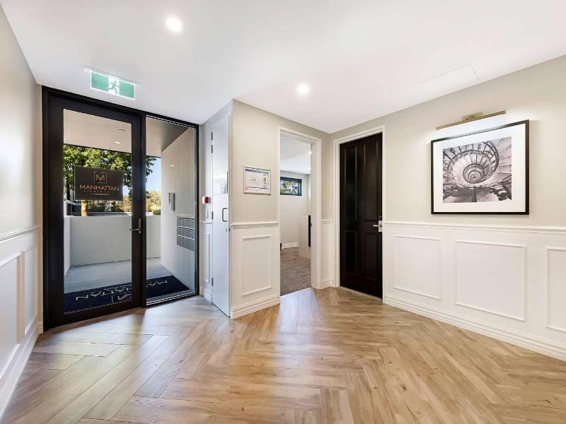 Manhattan Apartments - Notting Hill — view