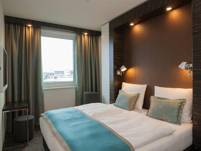 Motel One Frankfurt Messe image