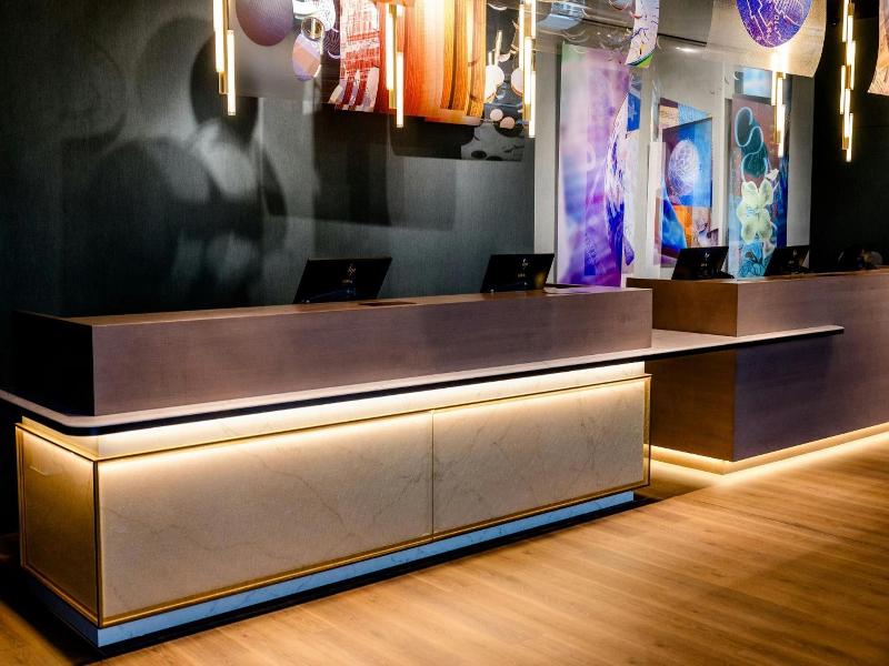 Motel One Frankfurt Messe image