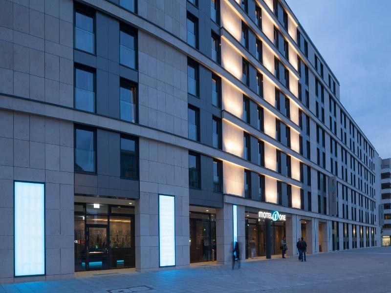 Motel One Frankfurt Messe image