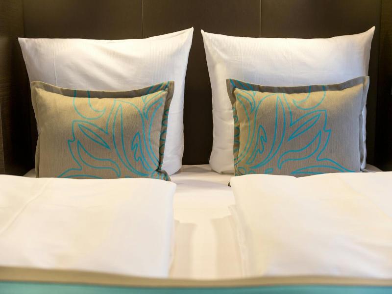 Motel One Frankfurt Messe image