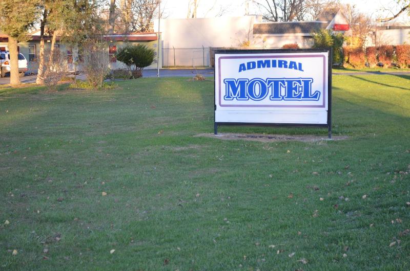 Admiral Motel image