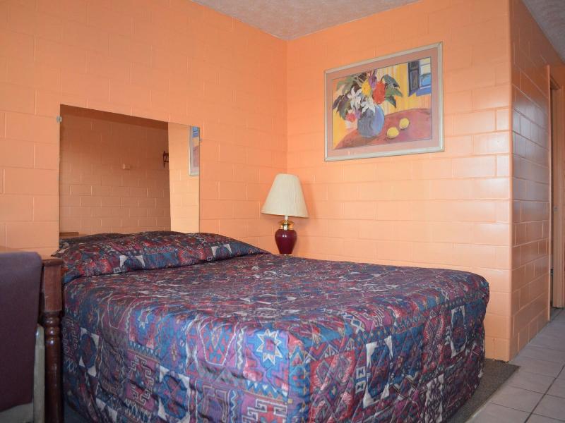 Admiral Motel image