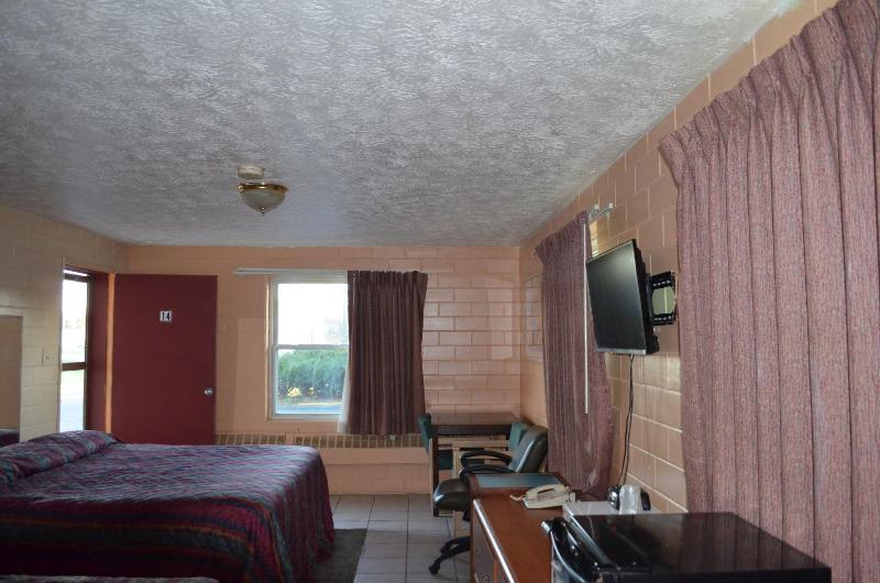 Admiral Motel image