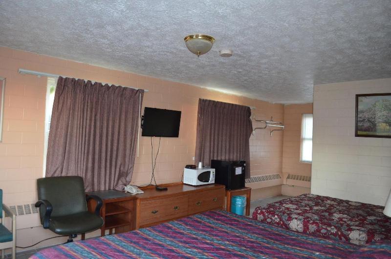 Admiral Motel image