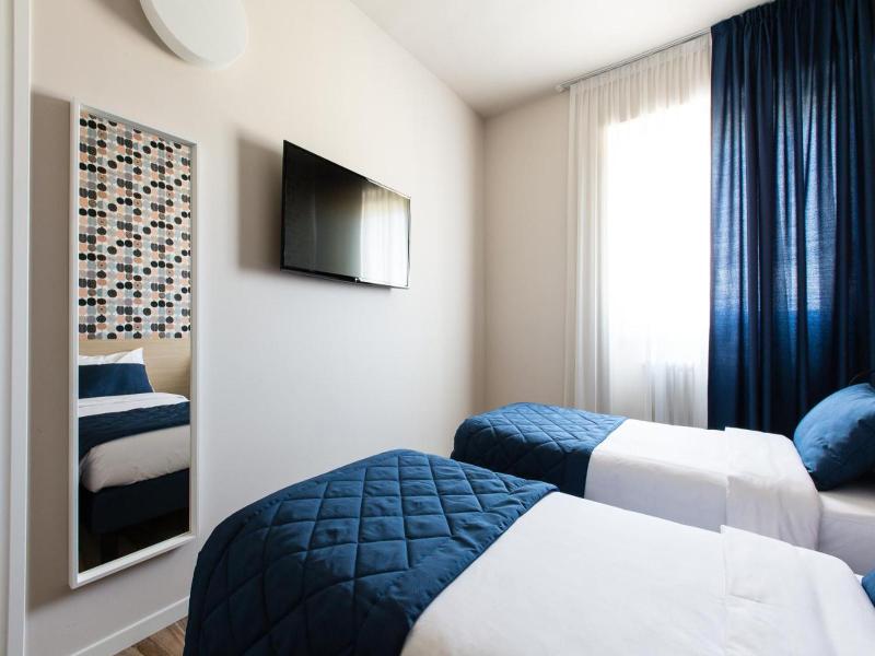 Aparthotel Isola image