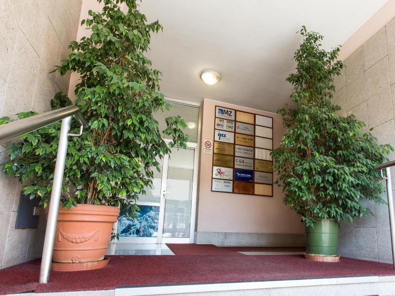 Aparthotel Isola image